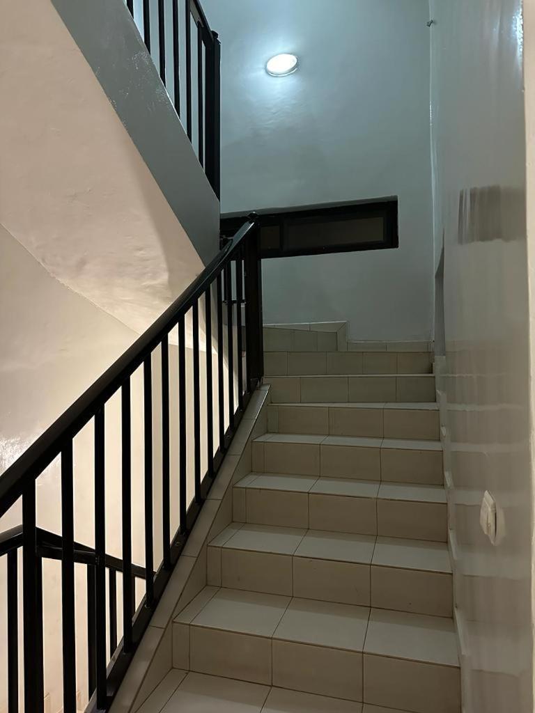 Appartement Spacieux Chez Keur Matou - F2 Дакар Екстериор снимка