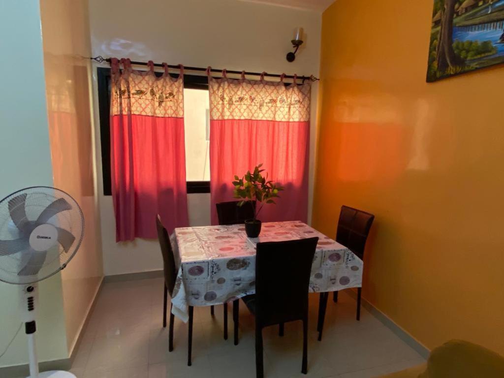 Appartement Spacieux Chez Keur Matou - F2 Дакар Екстериор снимка